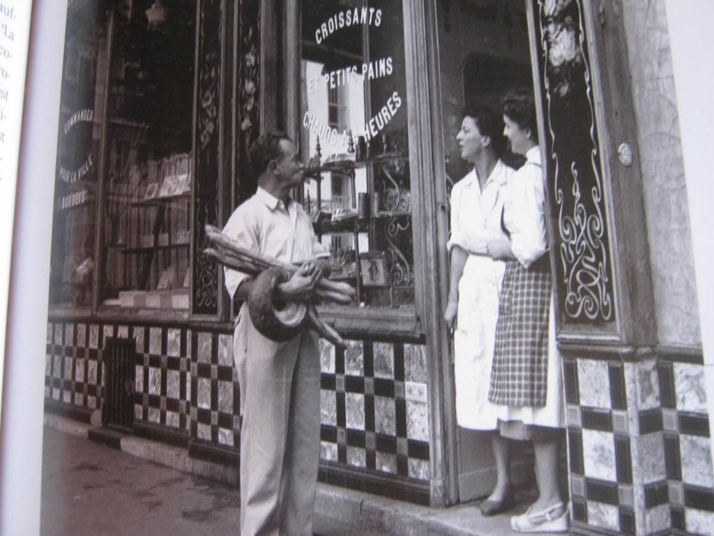 Entrada de loja francesa no início dos anos 60