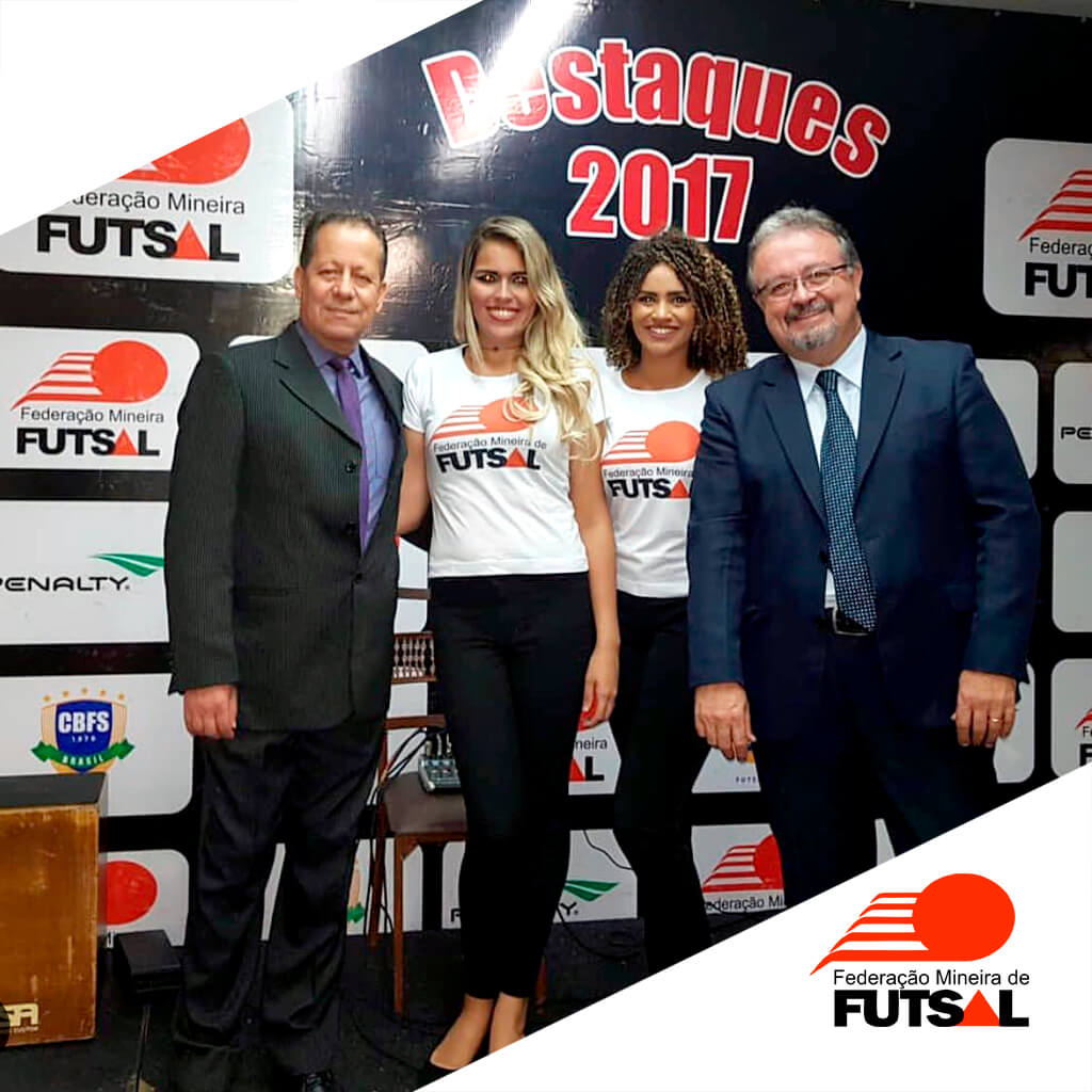 Promotoras da Federação Mineira de Futsal junto com representantes da Federação